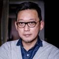 日韩成人在线免费视频